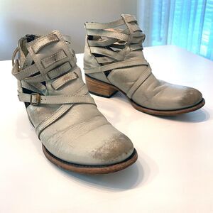 Freebird By‎ Steven Women's Cream Distressed Leather Stair Ankle Boots Size 8